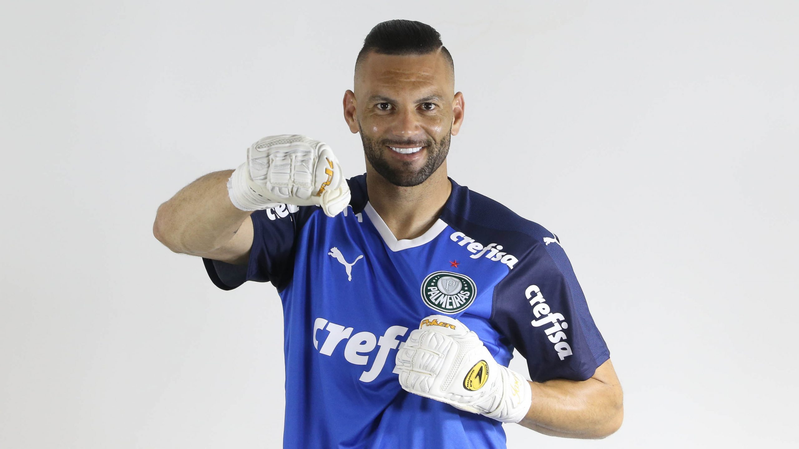 Weverton marca seu nome na história do verdão